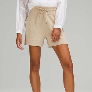 NWT Lululemon Soft Ambitions HR Short 4”